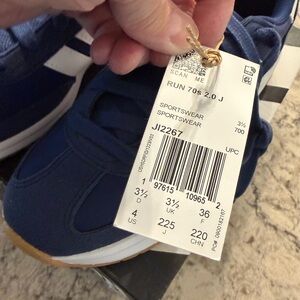 Adidas Kids Navy and White Sneakers run 70s 2.0 size 4, navy blue new inbox